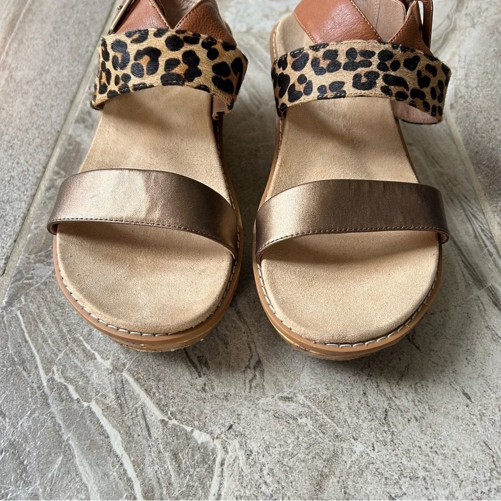 NWOB Women’s Vionic Orthaheel Casual Leopard Print Cork Wedge Sandals, Size 9